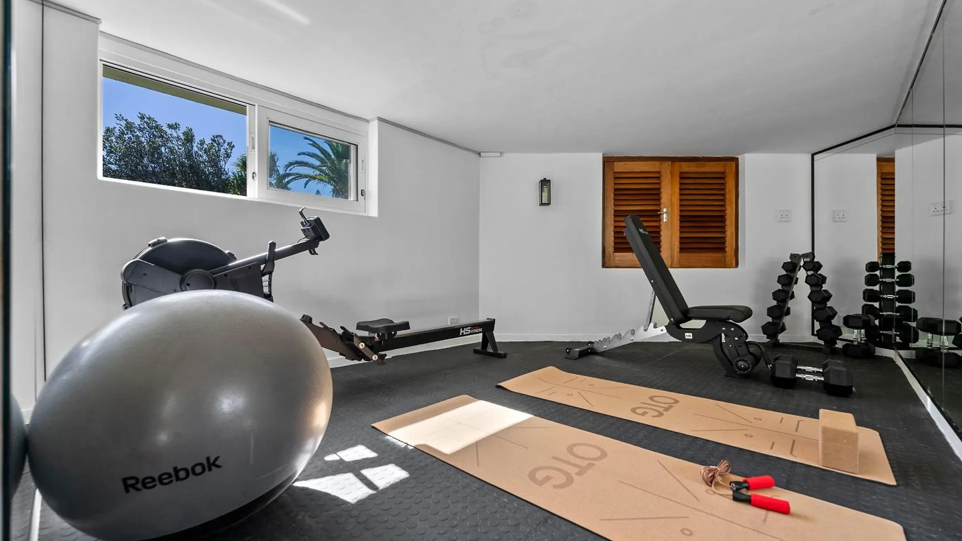 New! Kinvara Villa With Pool, Gym & Lion'S Head View Cape Town