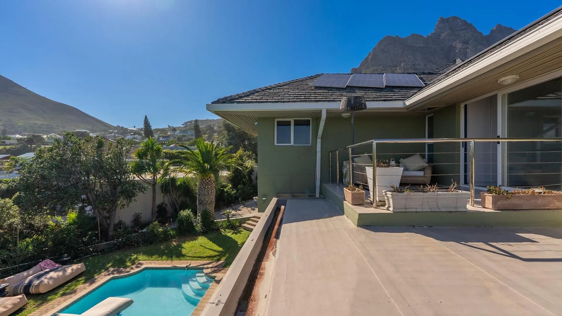 New! Kinvara Villa With Pool, Gym & Lion'S Head View Cape Town