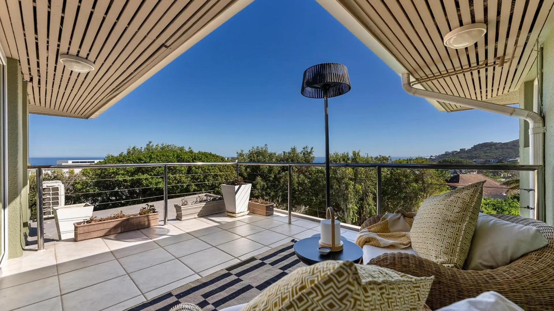 New! Kinvara Villa With Pool, Gym & Lion'S Head View Cape Town